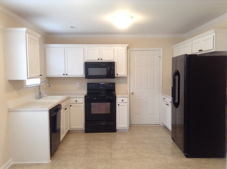 Building Photo - 139 Ashmont Dr