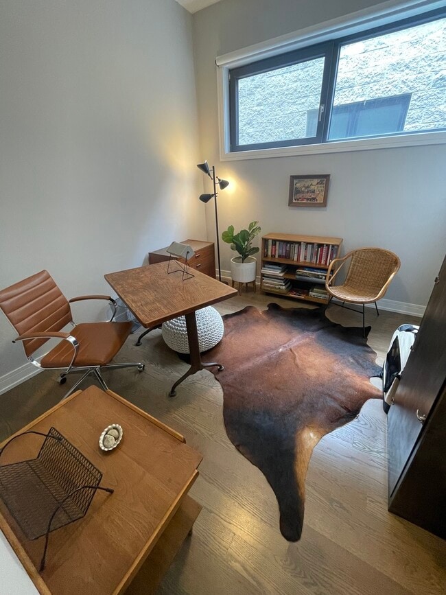 Building Photo - 2848 N Damen Ave