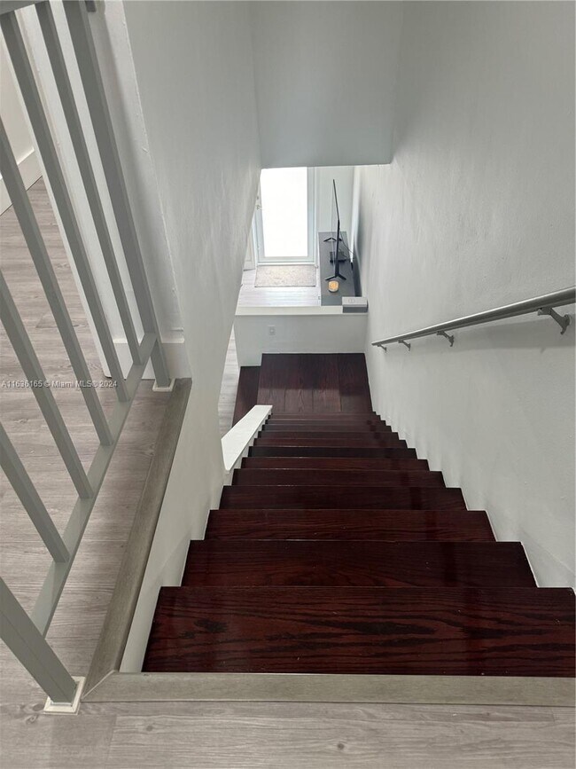 Building Photo - 8956 Collins Ave