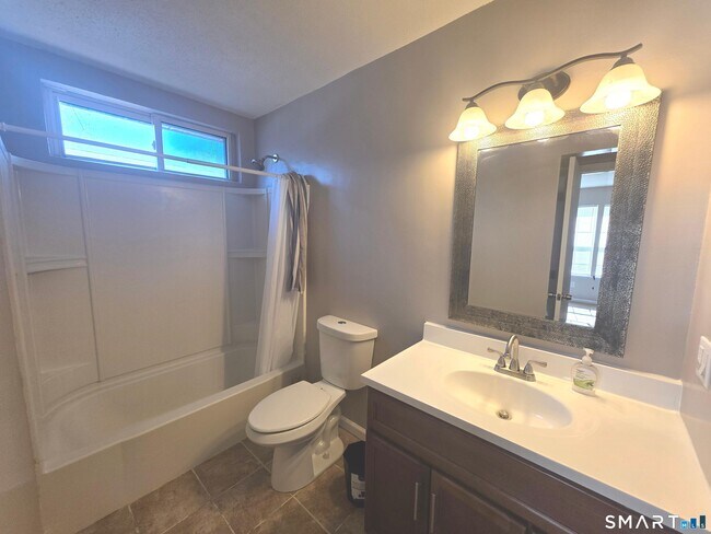 Building Photo - 15 Mc Donald Ave