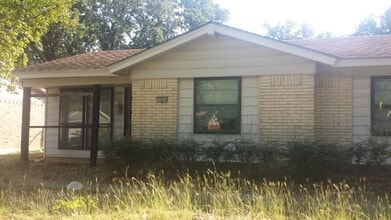 Building Photo - 4 Bedroom House in Balch Springs