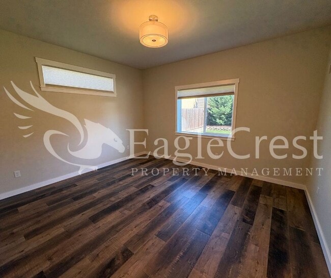 Building Photo - Three Bedroom, Two Bathroom Home in Eastgate