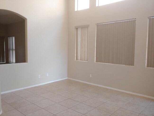 Building Photo - 1922 N 106th Ln