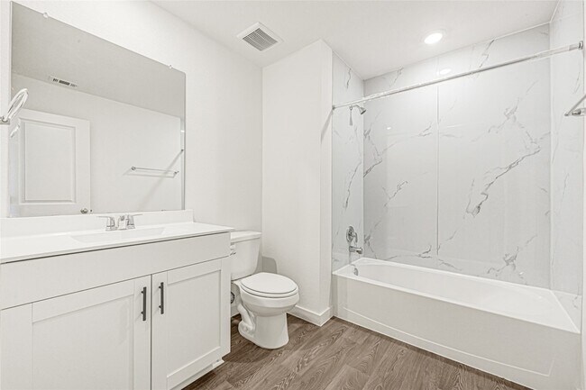 Building Photo - 1015 Blue Stone Dr