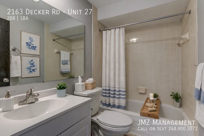 Building Photo - 2163 Decker Rd