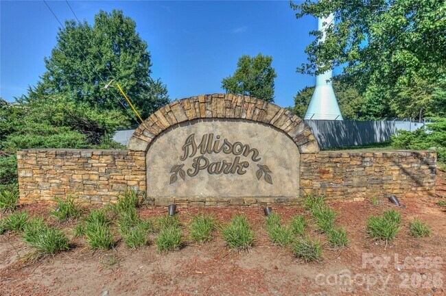 Building Photo - 840 Emerson Dr