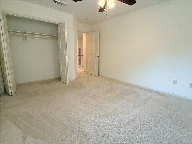 Building Photo - 3306 Vista Lake Dr