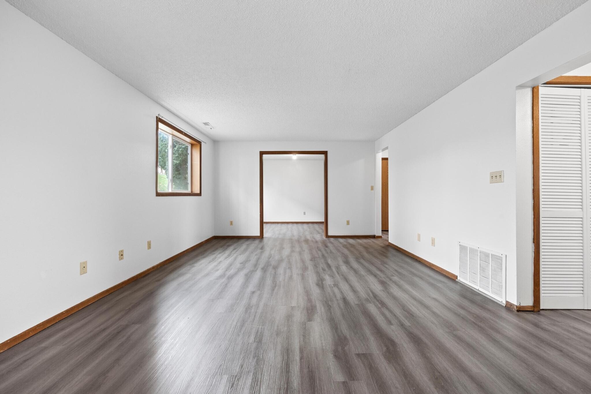 Building Photo - 740 Westwinds Dr