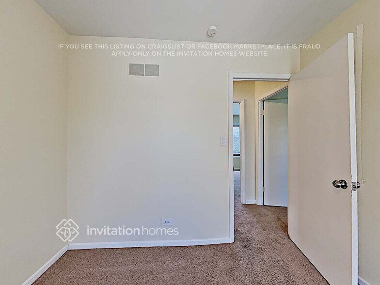 Building Photo - 324 Waverly Dr