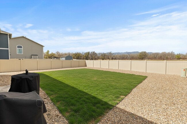 Building Photo - Well maintained Fountain Home with 3 bedrooms and  beautiful mountain views.