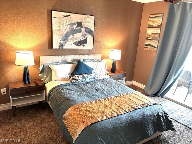 Building Photo - 210 E Flamingo Rd