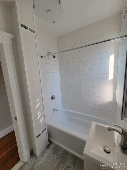 Building Photo - 110 Brainerd Rd