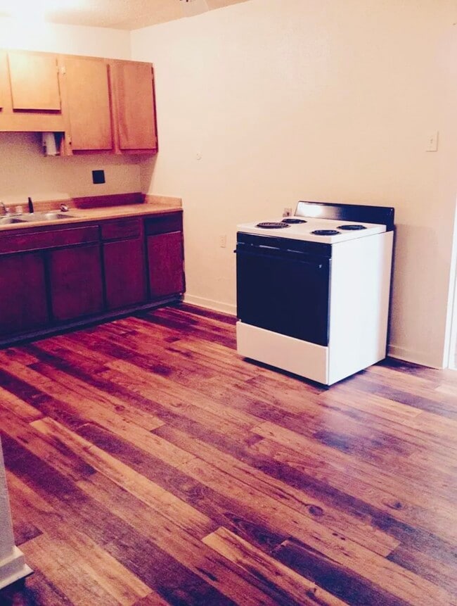 Building Photo - 118 Robinson Rd