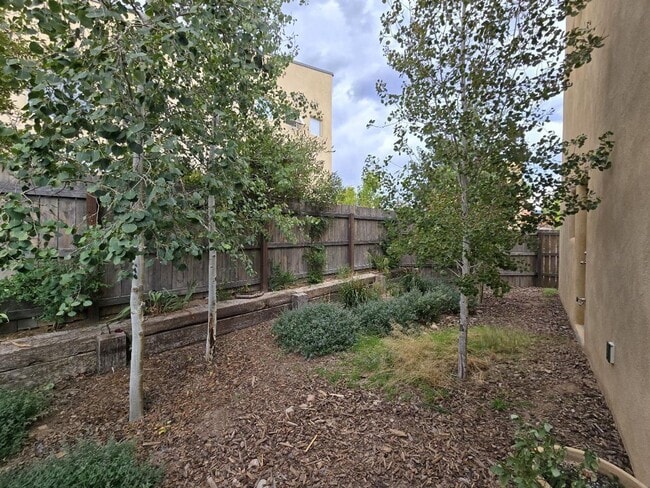 Building Photo - 2180 W Alameda St