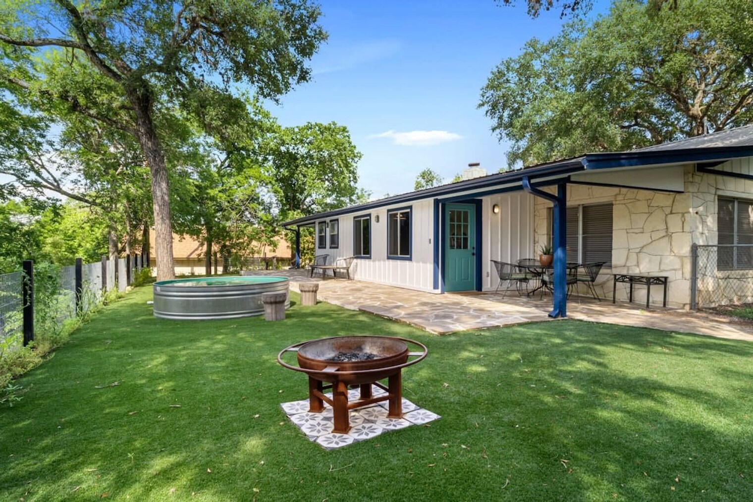 Building Photo - 200 Woodcreek Dr