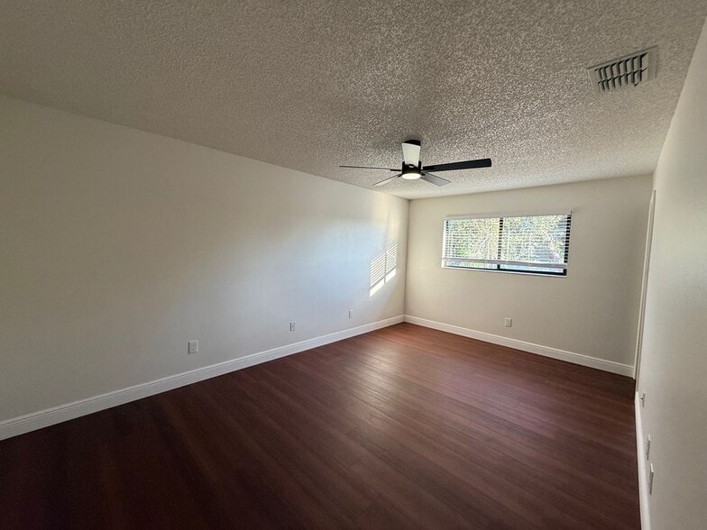 Building Photo - 4416 Summer Oak Dr