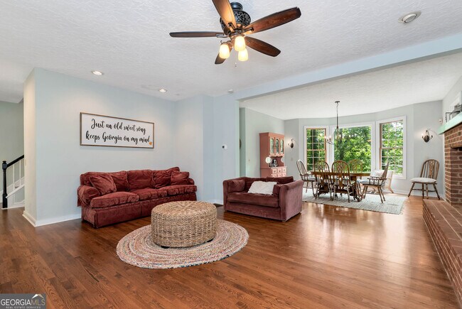 Building Photo - 3978 Pineshore Cir