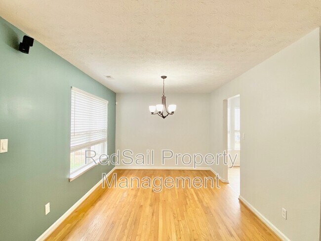 Building Photo - 5800 Montpelier Dr