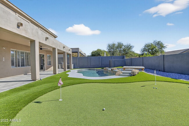 Building Photo - 10587 E Sheena Dr