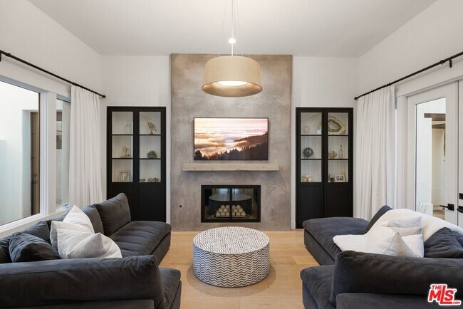 Building Photo - 4234 Prado De Los Pajaros