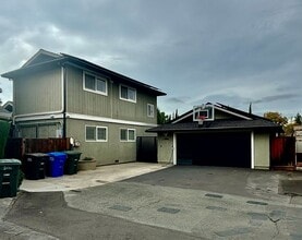 Building Photo - Outstanding Concord/Clayton Border- 5 bed 2.5 bath home with Pool and Hot-Tub and so much more!