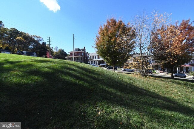 Building Photo - 114 Kuechler Ct