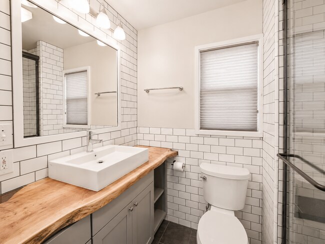Building Photo - Heart of Bend Oasis: 3-Bedroom Home with Live-Edge Accents, New Carpet, and Fenced-In Parking
