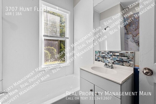 Building Photo - 3707 Hunt St