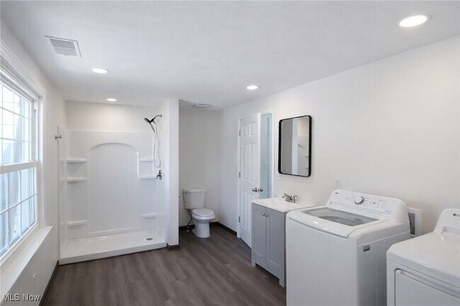 Building Photo - 7349 Tippecanoe Rd