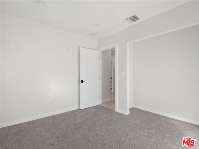 Building Photo - 17601 Rhoda St