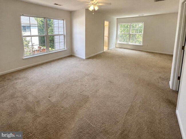 Building Photo - 8646 Royal Worcester Ln