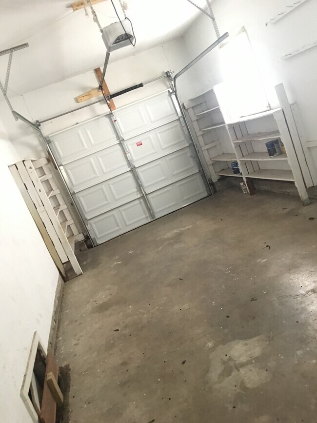 Building Photo - 1238 E 31st St S