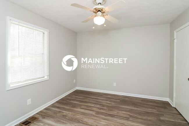 Building Photo - 3 Bedroom Pet-Friendly Home in Kennesaw, GA with Main Street Renewal