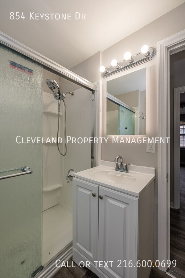 Building Photo - 854 Keystone Dr