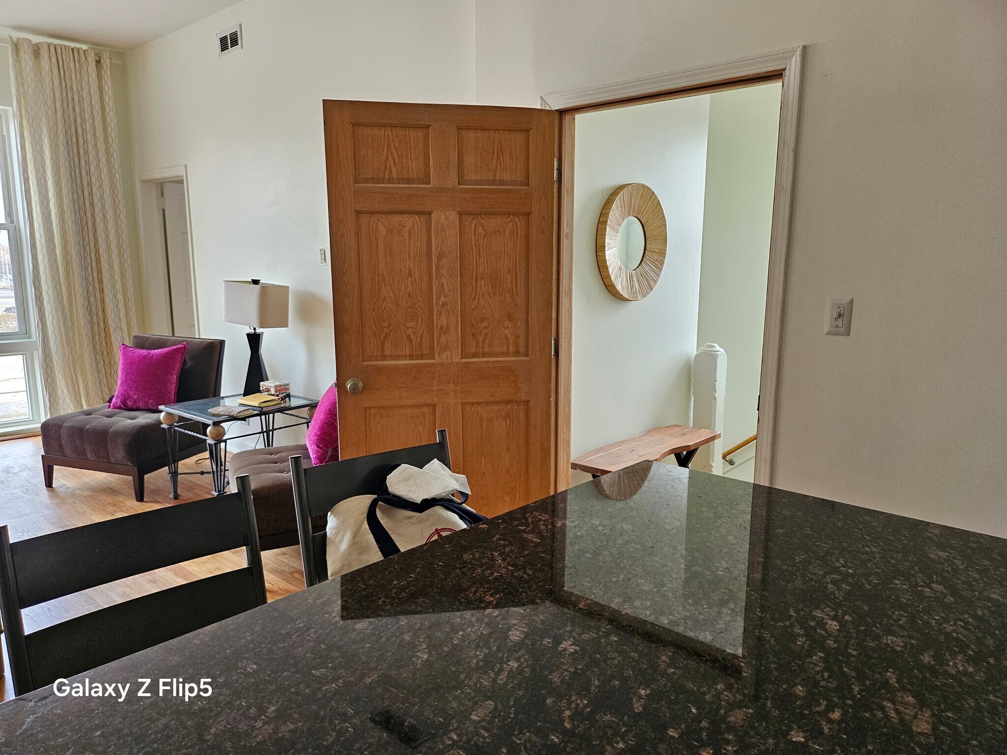 view towards living room - 2417 W Warren Blvd