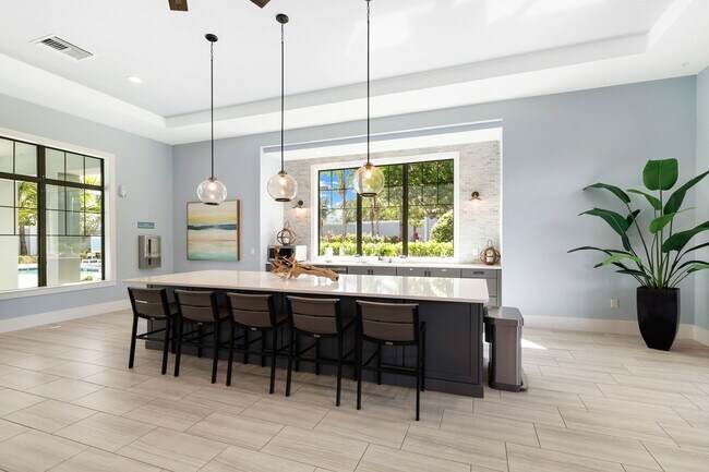 Building Photo - Luxury Naples 2-Bed Home Minutes to Downtown & Beaches | Resort-Style Amenities