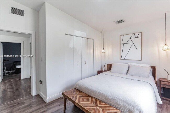 Building Photo - 944 NW 64th St