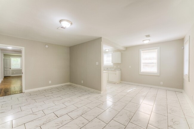 Building Photo - 1778 Edward Ave