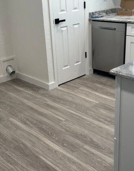 Building Photo - 417 Banana Cay Dr