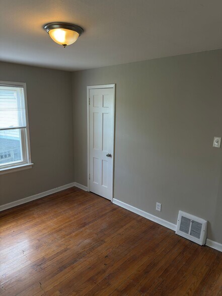 Building Photo - 6115 Avila Dr