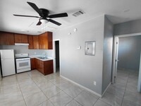 Building Photo - Spacious & Modern Studio for Rent in Calex...