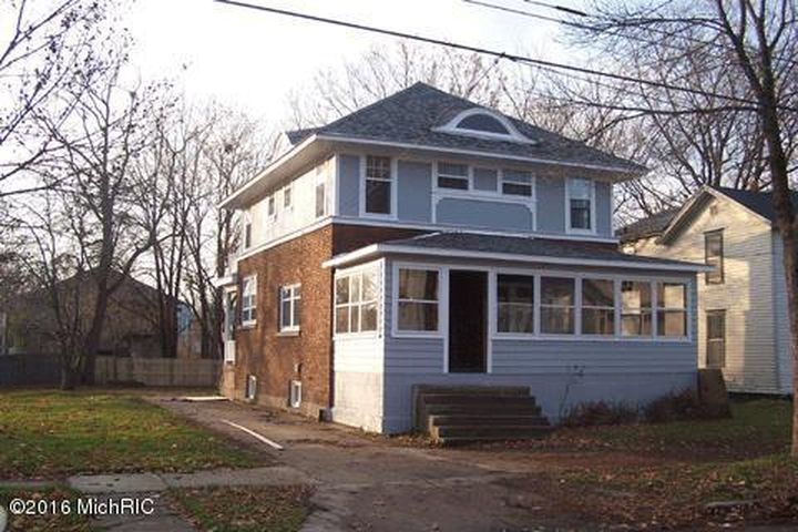 Building Photo - 321 Charles Avenue Southeast