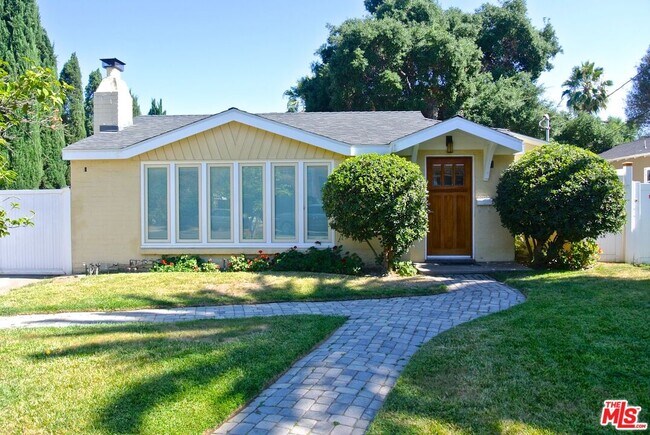 Primary Photo - 12214 Emelita St