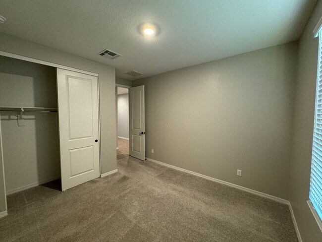 Building Photo - 4 Bedroom - 3 Bath  Home - 2668 Sq. Ft. - Eastmark Inspirian III - Mesa