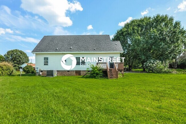 Building Photo - 4 Bedroom Pet-Friendly Home in Smithfield,...