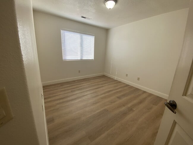 Building Photo - Charming 3-bedroom, 2-bathroom residence in Sagewood at Seven Hills