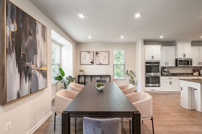 Building Photo - Premier End-Unit Townhome in Valley Run: A...