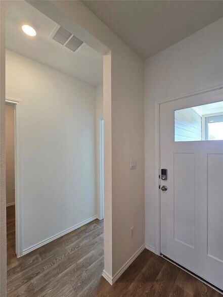 Building Photo - 352 San Juan Trl