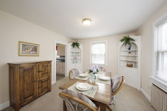 Building Photo - 723 S Allen St