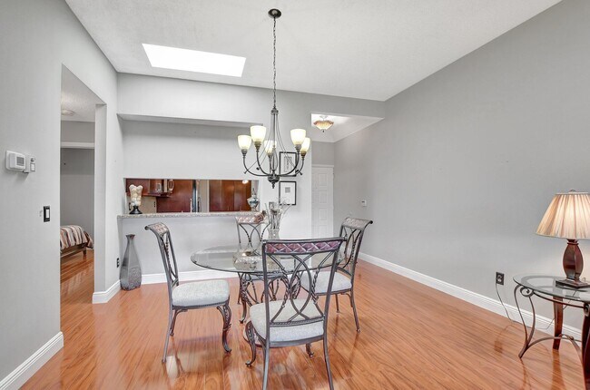 Building Photo - 7520 La Paz Blvd